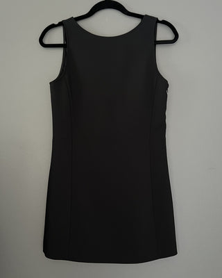 VESTIDO CORTO ESCOTE ESPALDA CINTA