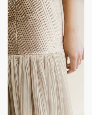 VESTIDO MAXI PLISADO SATINADO