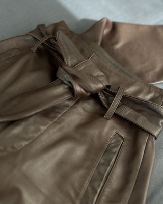 PANTALON CUERO TIRO ALTO LAZO CAFÉ
