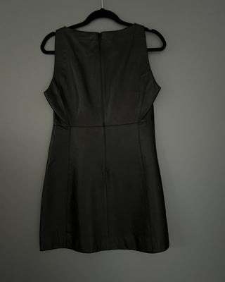 VESTIDO MINI CUERO